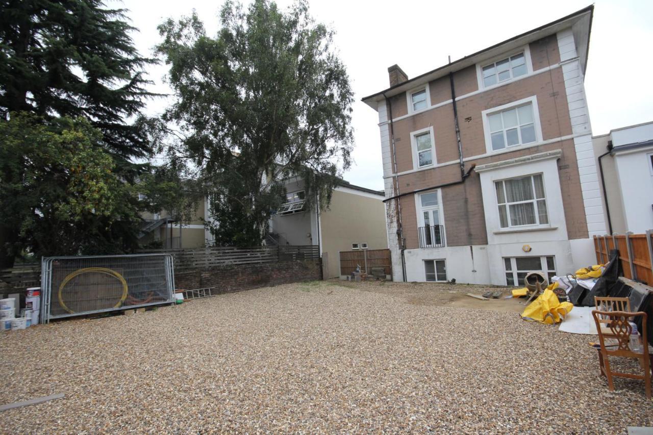 Great West Road Apartments Flat C London Exteriör bild