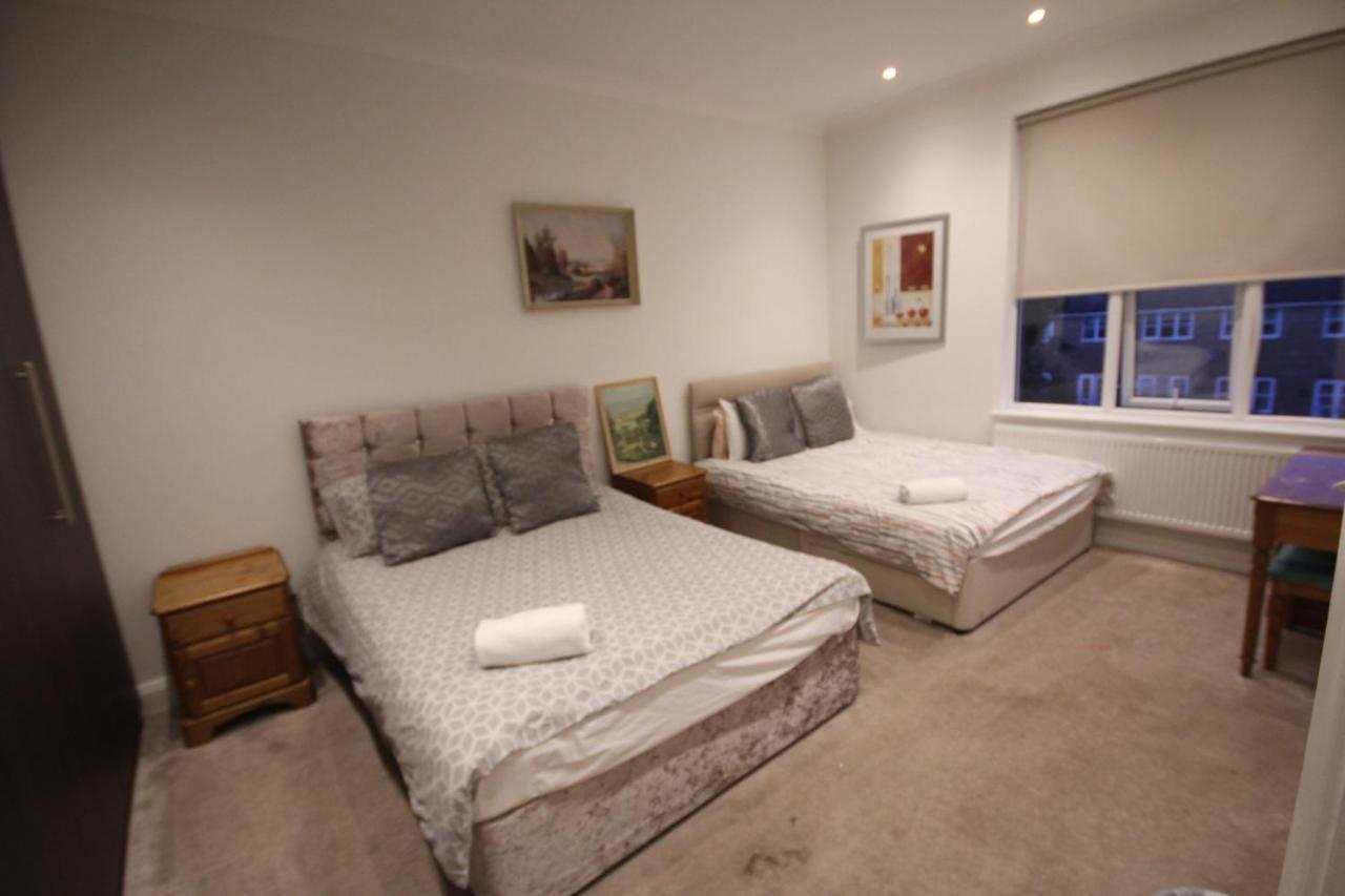 Great West Road Apartments Flat C London Exteriör bild